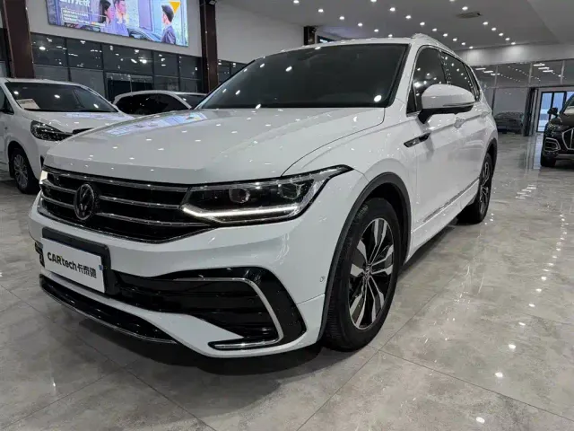 Фотография автомобиля — Volkswagen Tiguan L