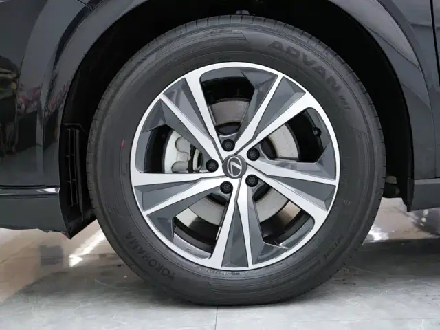 Lexus RX — Фото автомобиля 5
