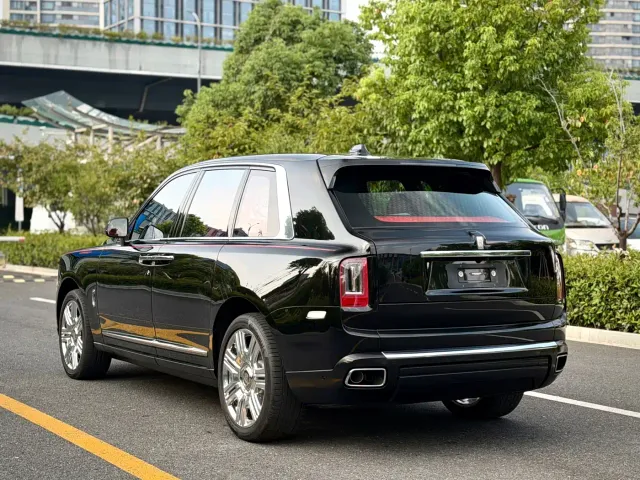 Rolls-Royce Cullinan — Фото автомобиля 6