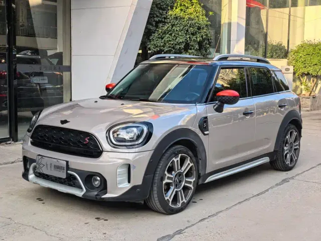 Фотография автомобиля — MINI COUNTRYMAN