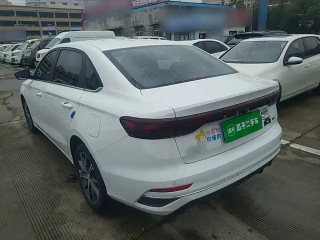 Geely Emgrand — Фото автомобиля 4