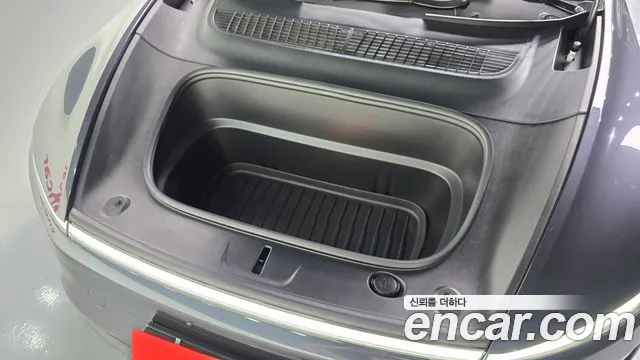 Tesla Model Y — Фото автомобиля 8