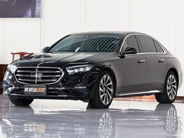 Фотография автомобиля — Mercedes-Benz E-Class