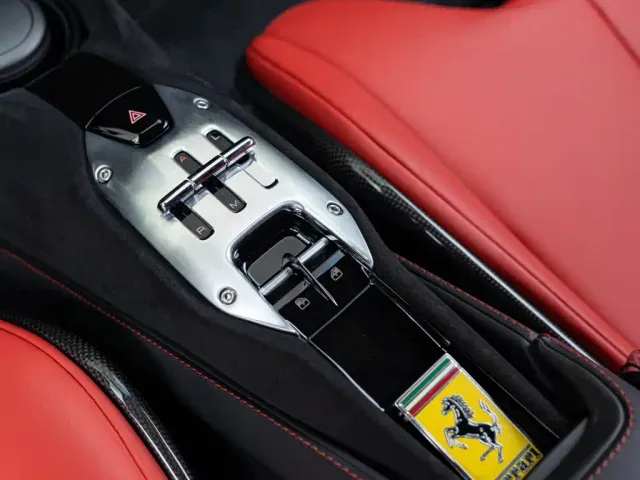 Ferrari SF90 — Фото автомобиля 14