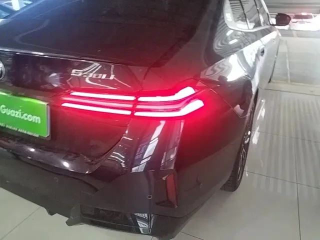 BMW 5 Series — Фото автомобиля 7