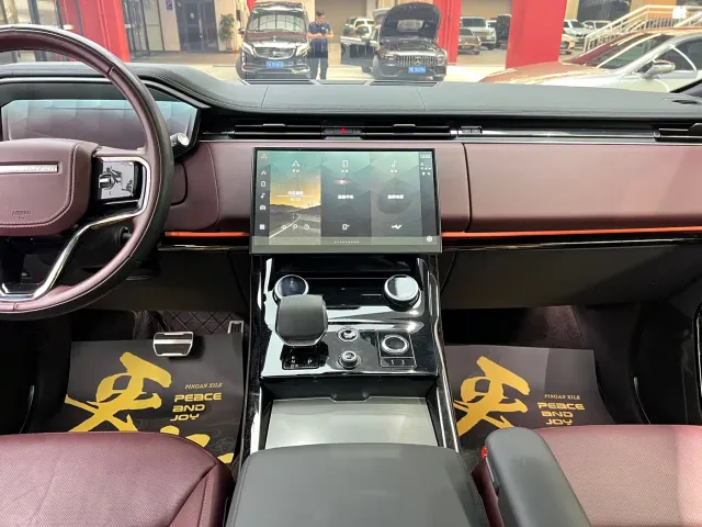 Land Rover Range Rover Sport — Фото автомобиля 11