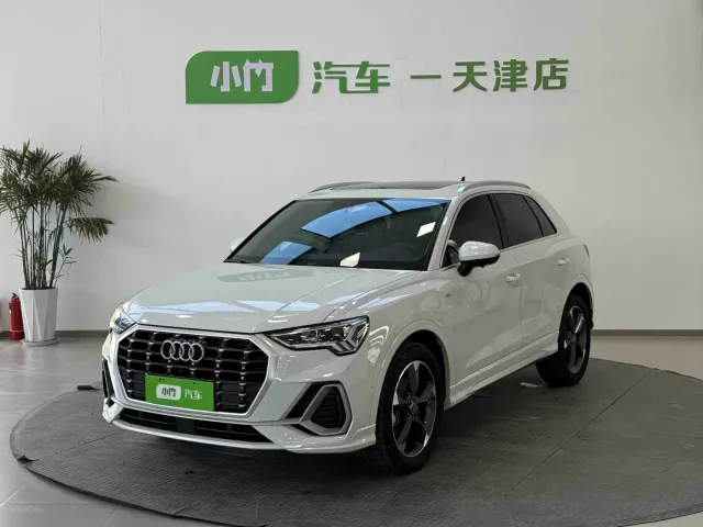Фотография автомобиля — Audi Q3