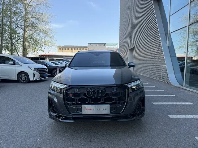 Audi SQ7 — Фото автомобиля 2