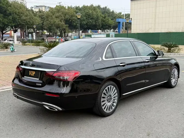 Mercedes-Benz E-Class — Фото автомобиля 9