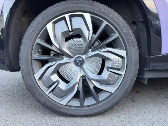 Hongqi Tian Gong 08 — Фото автомобиля 16