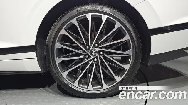 Hyundai Grandeur GN7 — Фото автомобиля 6