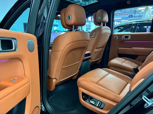 Li Auto L8 — Фото автомобиля 7