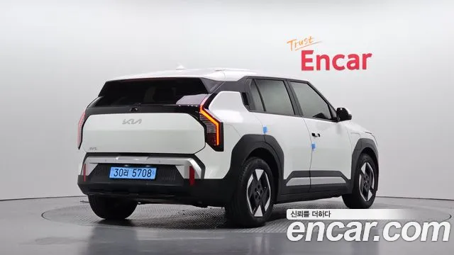 Kia EV3 — Фото автомобиля 2