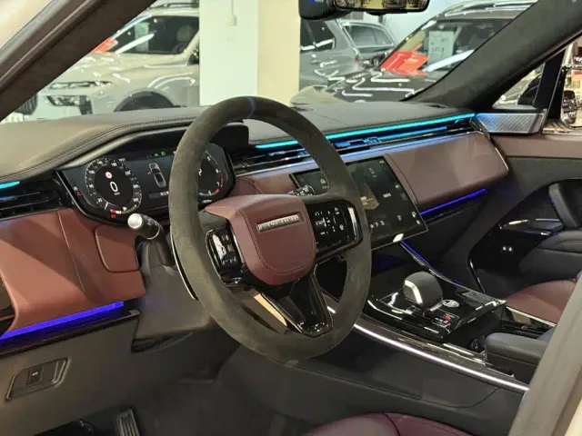 Land Rover Range Rover Sport — Фото автомобиля 21