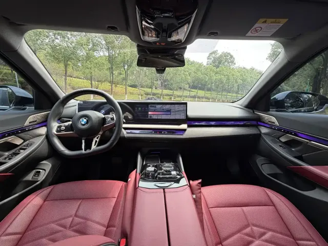 BMW BMW 5 Series 2025 530Li Premium M Sport Package — Фото автомобиля 5