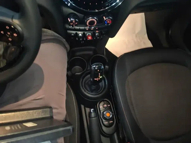 MINI Hatch — Фото автомобиля 13