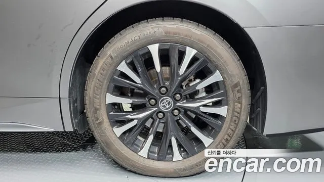 Toyota Alphard — Фото автомобиля 17