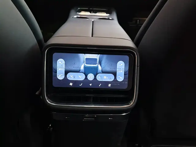 Xiaomi SU7 — Фото автомобиля 8