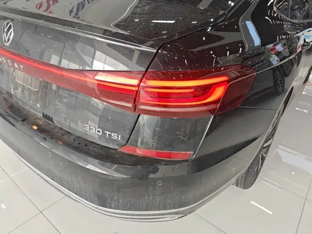 Volkswagen Passat — Фото автомобиля 7