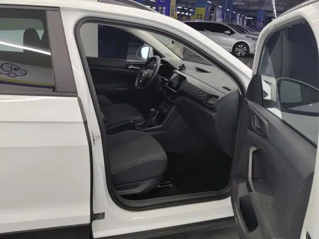 Volkswagen T-Cross — Фото автомобиля 8