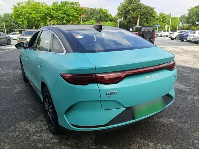 BYD Qin L — Фото автомобиля 4