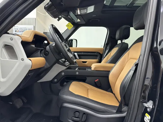 Land Rover Defender — Фото автомобиля 9