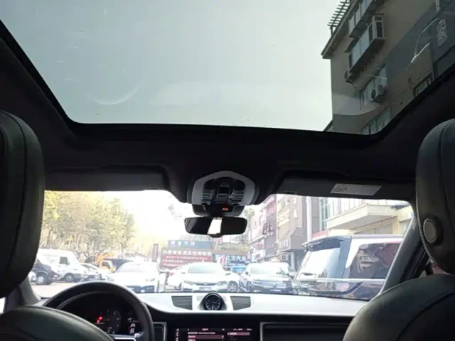 Porsche Macan — Фото автомобиля 17