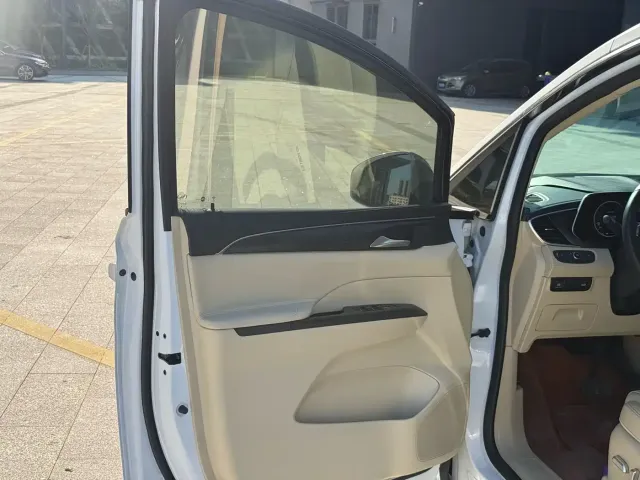 Buick Buick GL8 2021 ES Landlord 653T Premium — Фото автомобиля 4