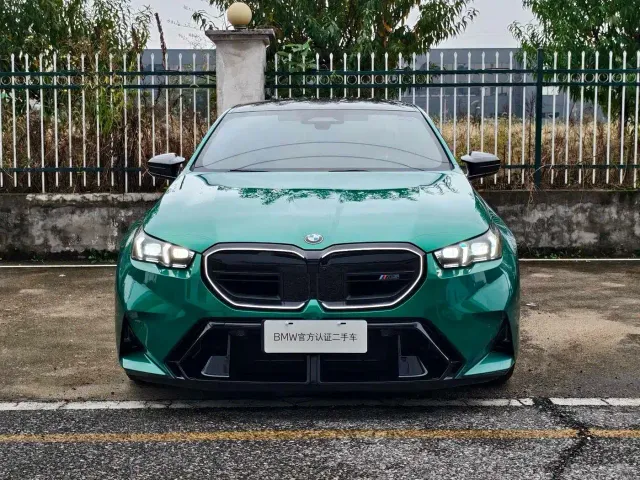 BMW M5 — Фото автомобиля 2