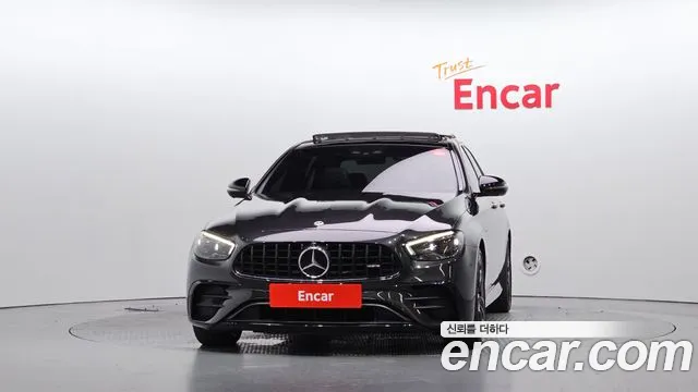 Mercedes-Benz E-Class — Фото автомобиля 2