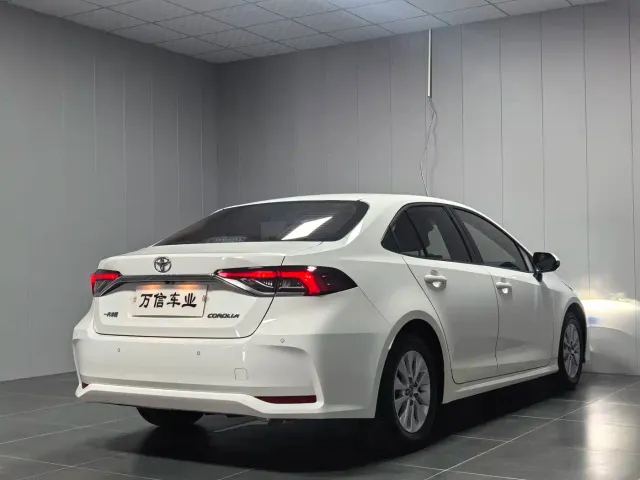 Toyota Corolla — Фото автомобиля 5