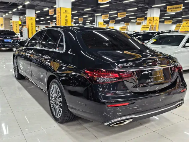 Mercedes-Benz E-Class — Фото автомобиля 15