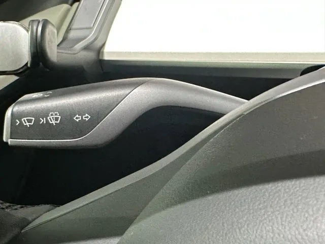 Tesla Model Y — Фото автомобиля 5