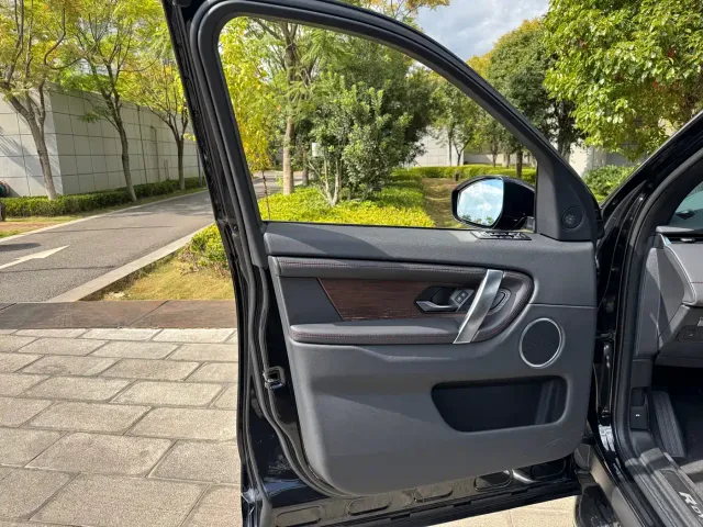 Land Rover Discovery Sport — Фото автомобиля 16