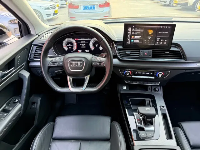 Audi Q5L — Фото автомобиля 13