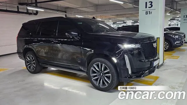 Cadillac Escalade Generation 5 — Фото автомобиля 12