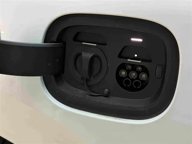 Li Auto i6 — Фото автомобиля 21