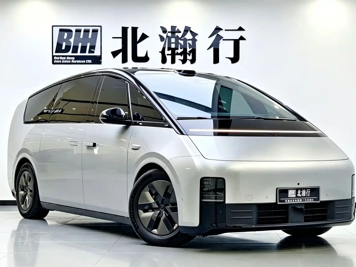 Li Auto Li Auto MEGA 2025 Model Home Family Special Edition — Фото автомобиля 3
