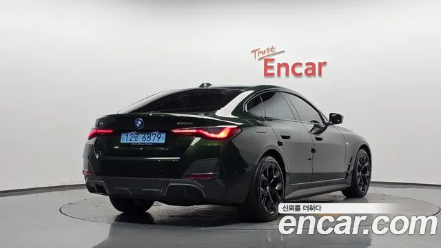 BMW i4 — Фото автомобиля 2
