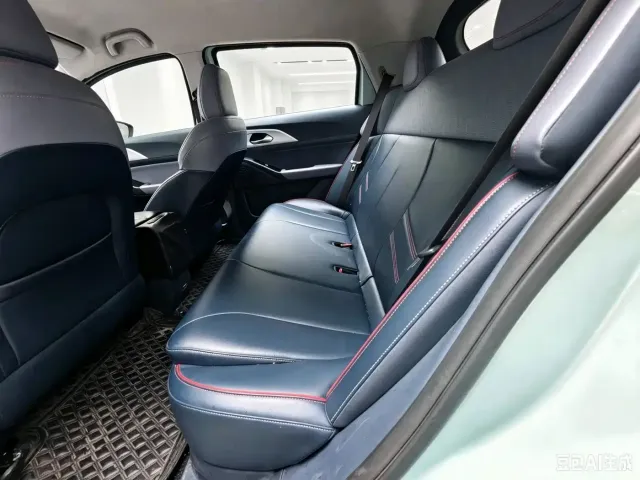 Geely Geometry E Firefly — Фото автомобиля 2
