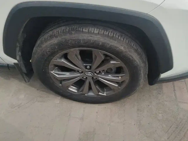 Toyota RAV4 — Фото автомобиля 6