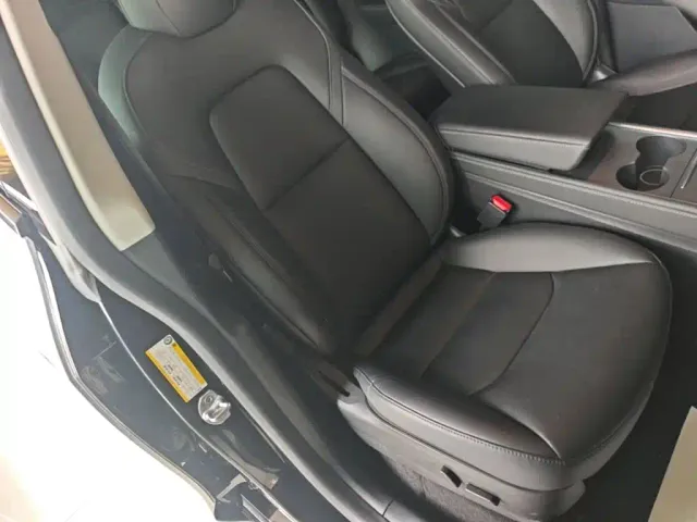 Tesla Model Y — Фото автомобиля 24