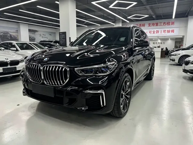 Фотография автомобиля — BMW X5