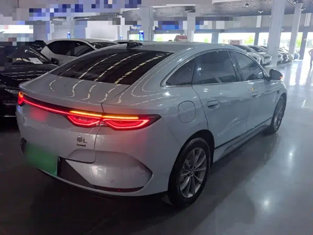 BYD Qin L — Фото автомобиля 6