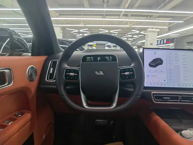 Li Auto L9 — Фото автомобиля 11