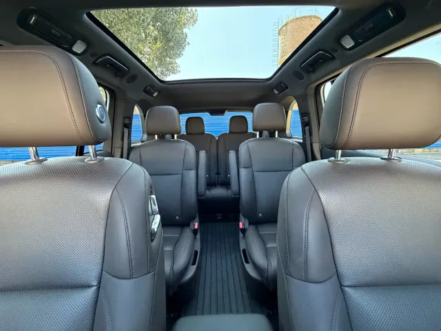 Li Auto Li L8 2023 Pro — Фото автомобиля 16