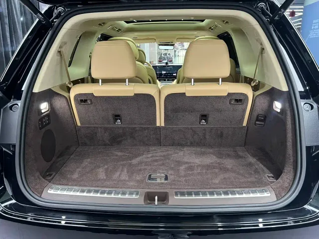 AITO Wenjie AITO M9 2025 Extended Range Ultra 52kWh 6-Seater — Фото автомобиля 14