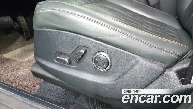 Genesis GV70 — Фото автомобиля 22