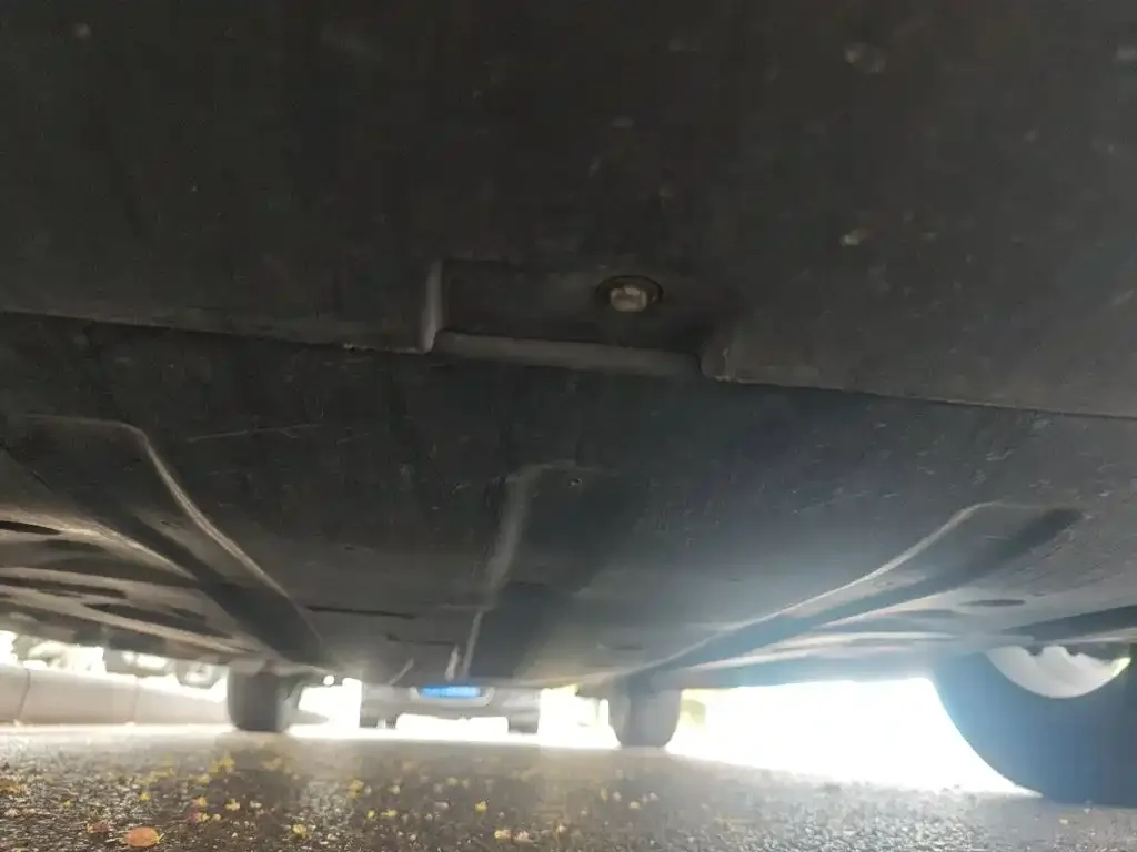 BYD Qin PLUS 2024 Glory Edition DM-i 55KM Leading — Фото автомобиля 23