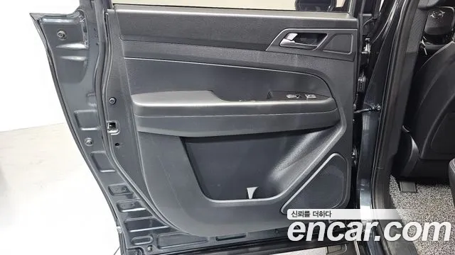 KG_Mobility_Ssangyong Rexton Новый Rexton Sport Дизель 2.2 4WD — Фото автомобиля 23